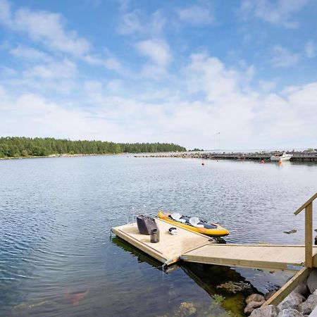 Comfortable Apartment With Private Dock Gnarp Exteriör bild