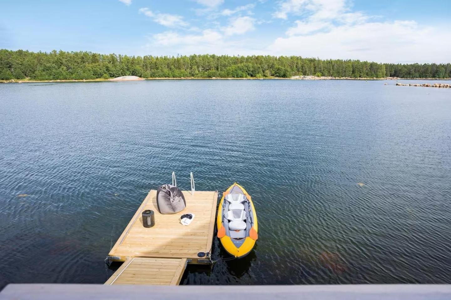 Comfortable Apartment With Private Dock Gnarp Exteriör bild