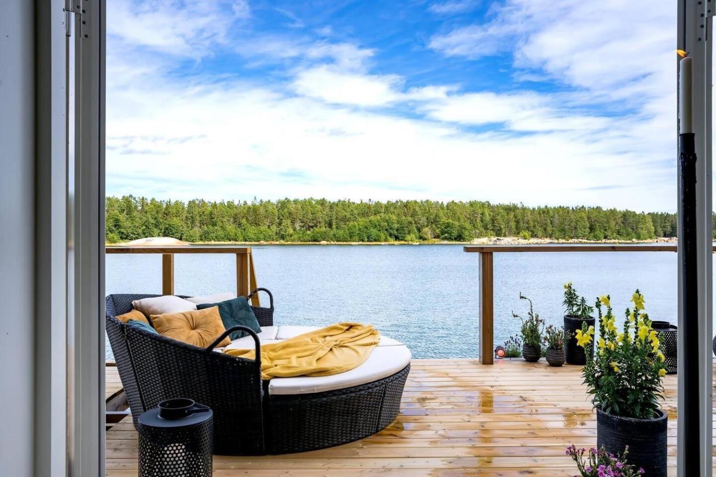 Comfortable Apartment With Private Dock Gnarp Exteriör bild